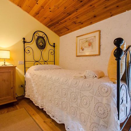 B&B Marie Therese Torreano Chambre photo